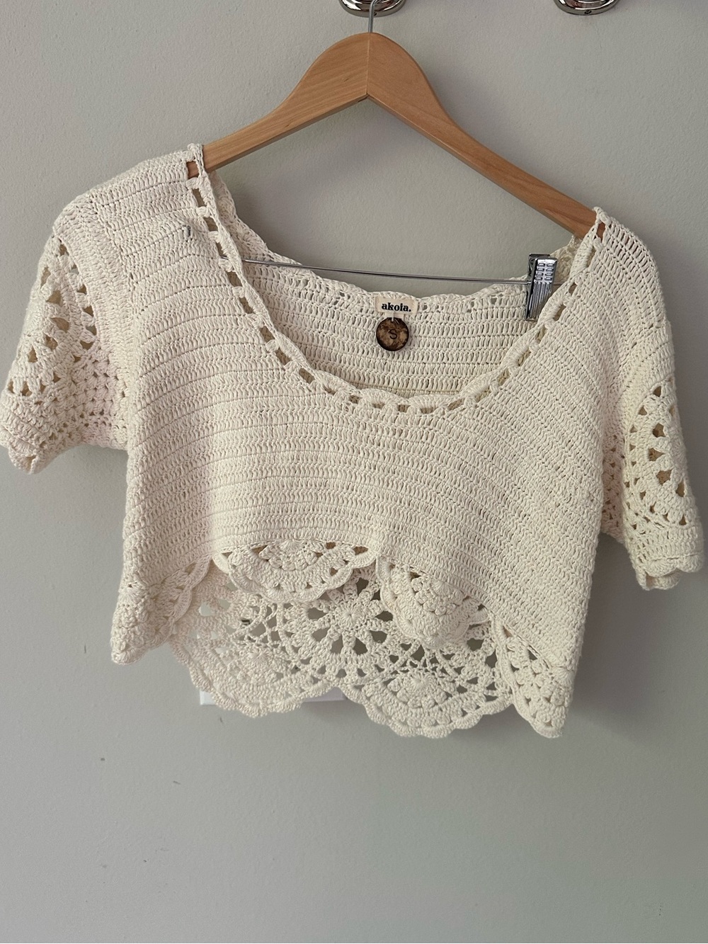 Akoia Cream Crochet top - Picture 3 of 3
